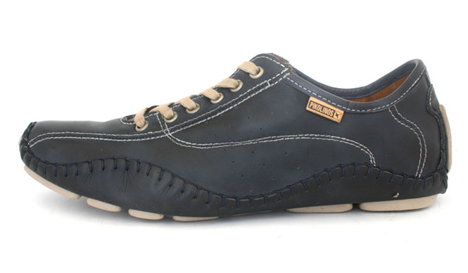 Pikolinos Opens Store at World Footwear Gallery Jingumae