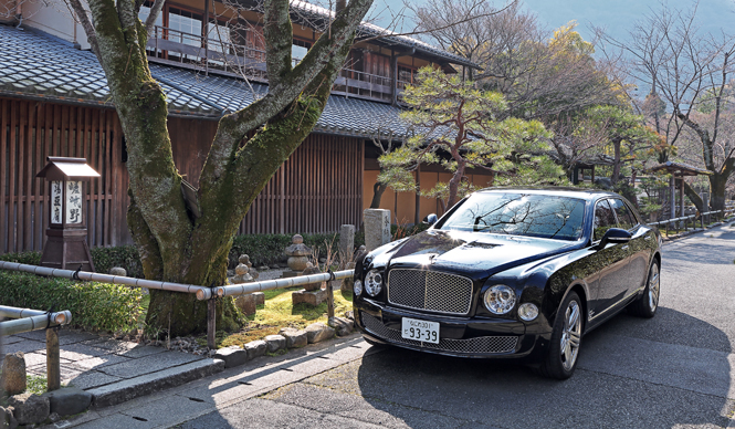 4つのドアを持つ、ベントレーの愉悦｜Bentley ギャラリー