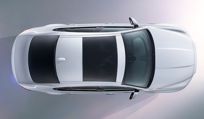 Jaguar Unveils New XF with a World-Challenging Stunt