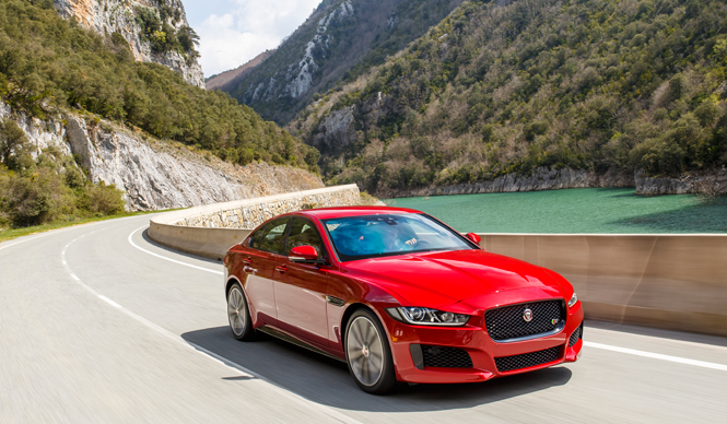 ミドルクラス新型スポーツサルーン、ジャガーXEにスペインで試乗｜Jaguar