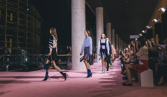 ディオール、国立新美術館で2015-16年秋冬コレクションショーを開催｜Dior
