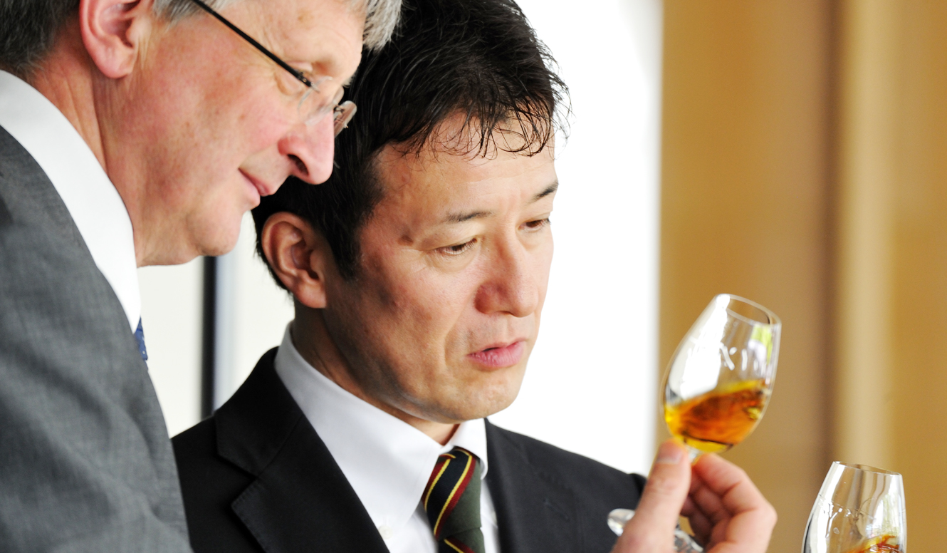 ジム・ビバレッジ氏と前田文男氏、ブレンダーの和洋最高峰が共演｜Johnnie Walker Blue Label