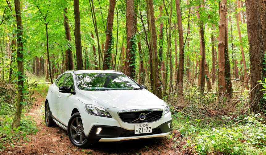 ボルボ V40 クロスカントリー T5 AWDに試乗する｜Volvo