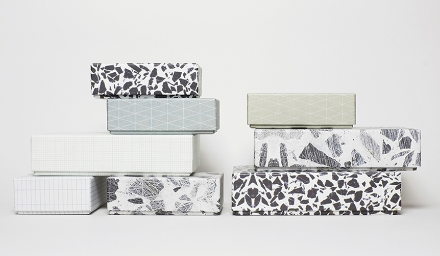 A Utensil Box Wrapped in Original Graphics | HOW TO WRAP_