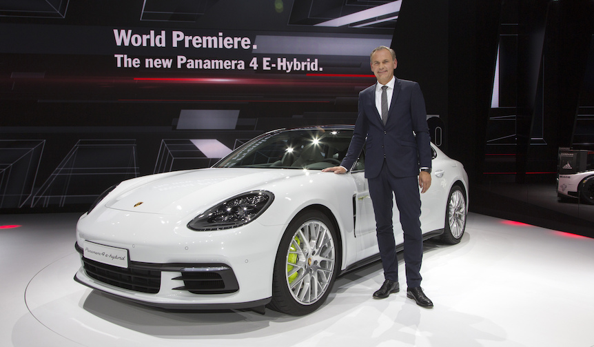 ポルシェの最新モデル、世界初披露｜Porsche