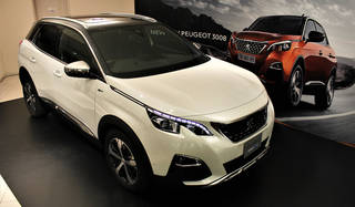 ティーセット プジョー3008のディーゼルエンジンモデル「3008 GT BlueHDi」は、乗り