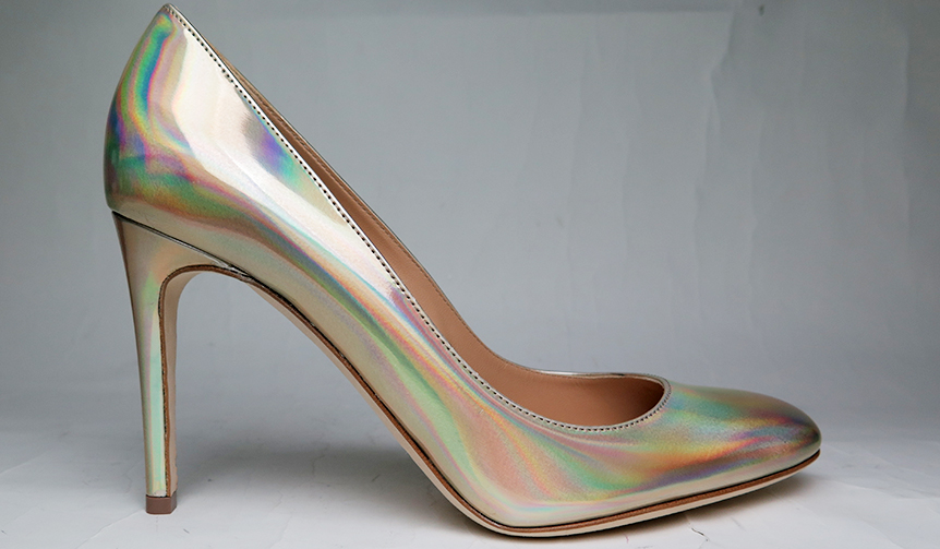 Shimmering Holograms: Sergio Rossi's Japan-Exclusive Christmas Collection | SERGIO ROSSI