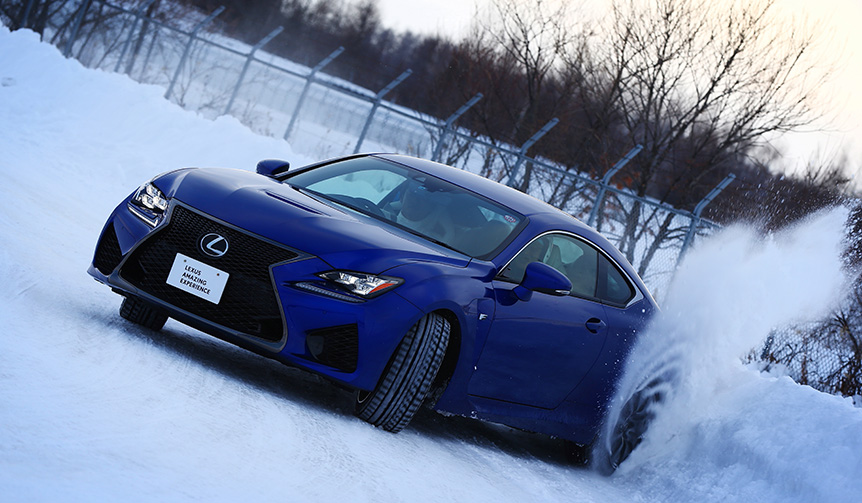 A Driving Lesson on a Special Snow Course in Hokkaido | LEXUS