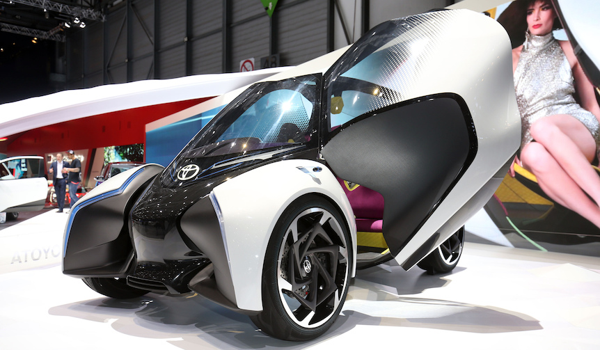 3人乗りの小型EVコンセプトモデル「i-TRIL」をジュネーブでワールドプレミア｜Toyota
