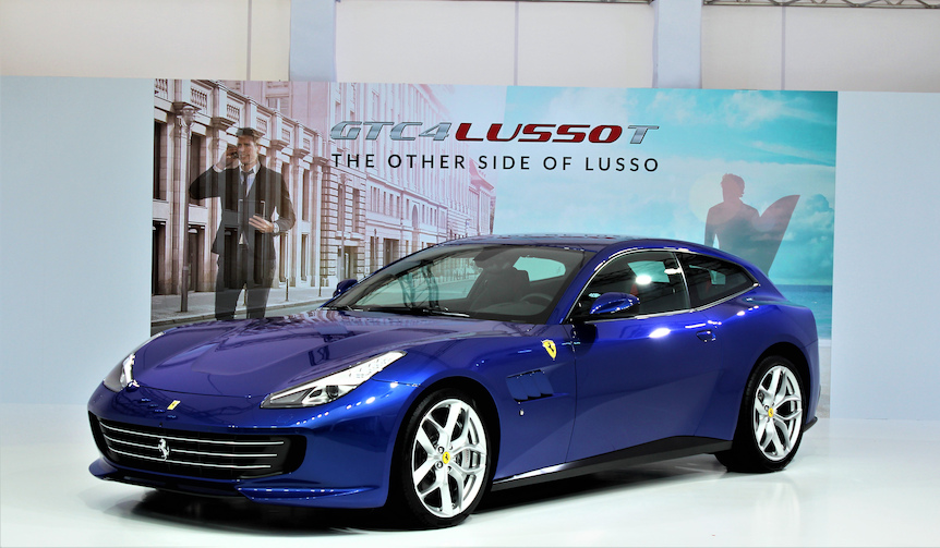 V8ターボにFR採用の「GTC4ルッソT」日本上陸｜Ferrari