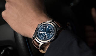 モンブラン初のスマートウォッチ「サミット」は、待機画面がクラシカル