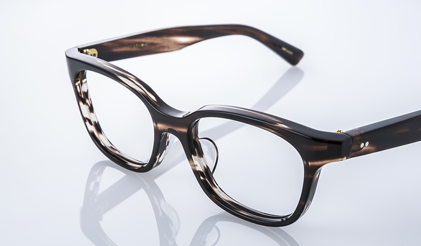 The theme for the 2017 Spring/Summer collection is "Anonymous Design." Experience unparalleled comfort with DJUAL eyewear.