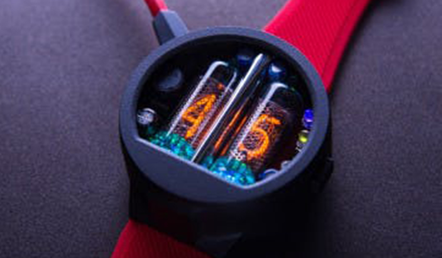 A Retro-Futuristic Watch from Ukraine Displays Time with the Glow of Vacuum Tubes | NIXOID lab