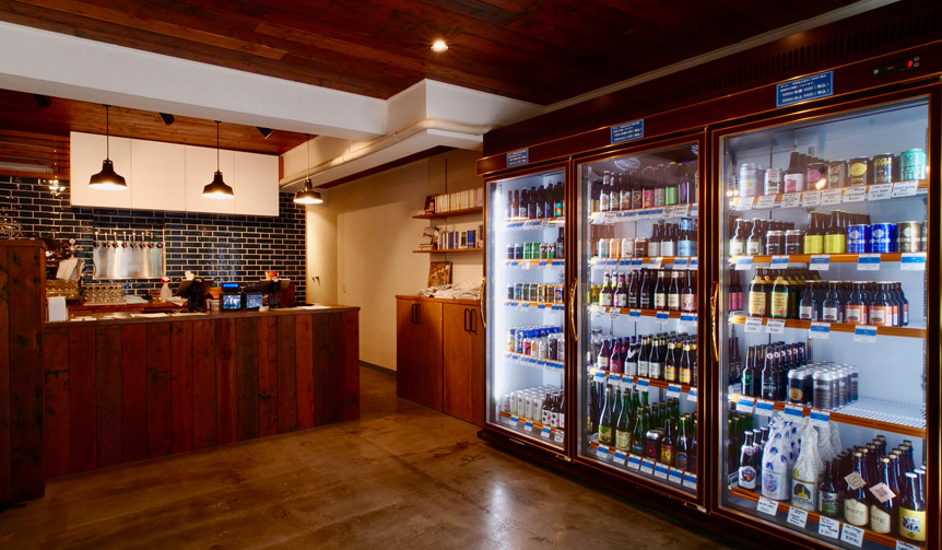 約100種類ものクラフトビールが取り揃う「The Slop Shop」｜LOUNGE