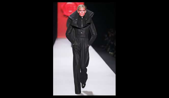  VIKTOR&ROLF｜2011年秋冬コレクション速報