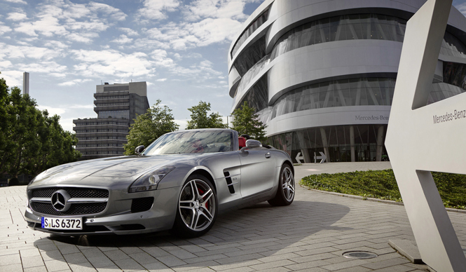  Mercedes-Benz SLS AMG Roadster 日本ではやくも販売開始 ギャラリー