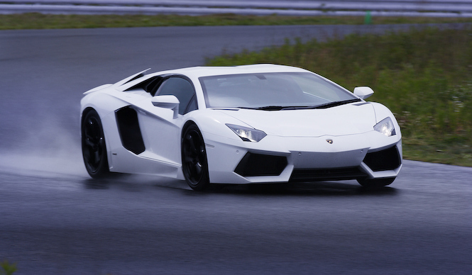 Test Drive the Aventador on the Circuit | Lamborghini Gallery