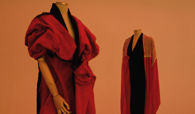 YOHJI YAMAMOTO｜イスラエルで「ヨウジヤマモト」エキシビション開催中 ギャラリー