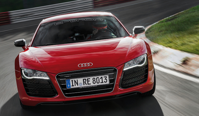 アウディR8のEV「R8 e-tron」に世界初のリアビューカメラを採用｜Audi ギャラリー