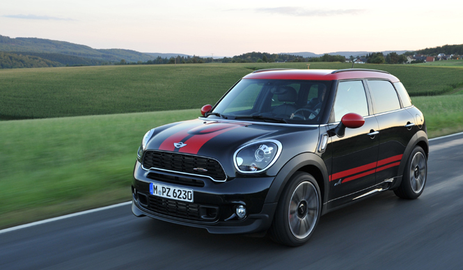 Test Drive of the MINI John Cooper Works Crossover | MINI Gallery