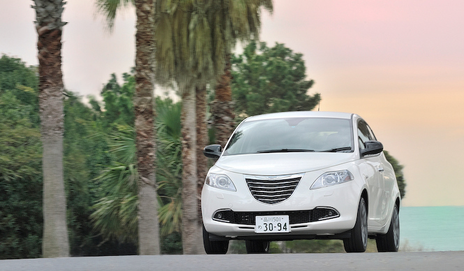 クライスラー イプシロンに早速試乗｜Chrysler ギャラリー