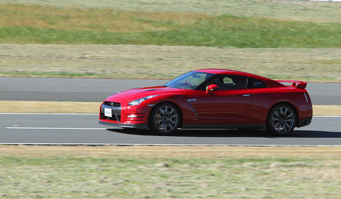 Test Drive: The 2013 Nissan GT-R | Nissan Gallery
