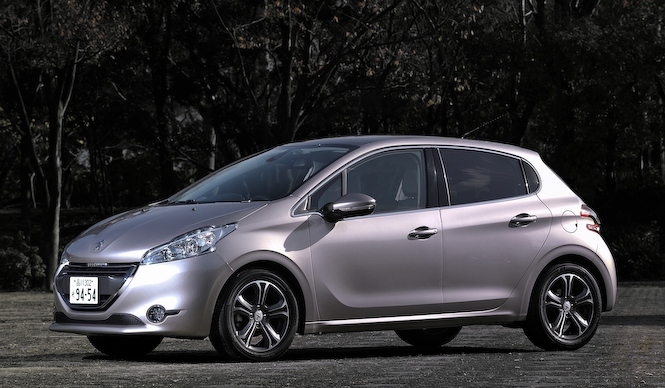 プジョー208に試乗｜Peugeot ギャラリー