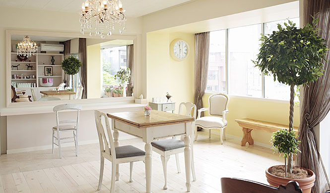 Revitalizing Salon 'Cream' Reopens with a Fresh Look