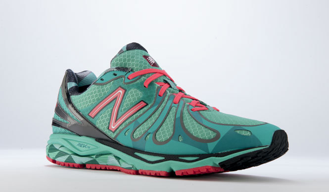 NEW BALANCE｜折り鶴をまとったランニングシューズ！ ギャラリー