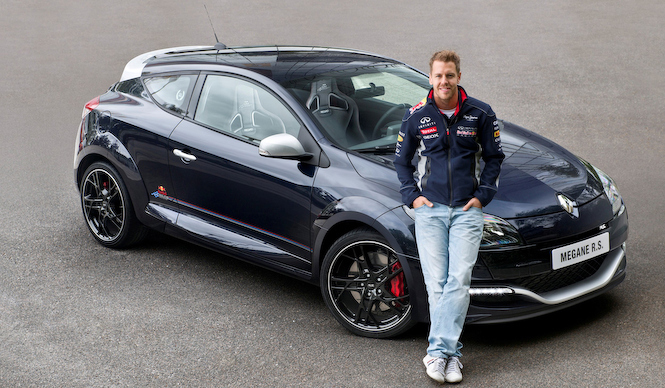メガーヌRSにレッドブルレーシングバージョンが登場！｜Renault ギャラリー