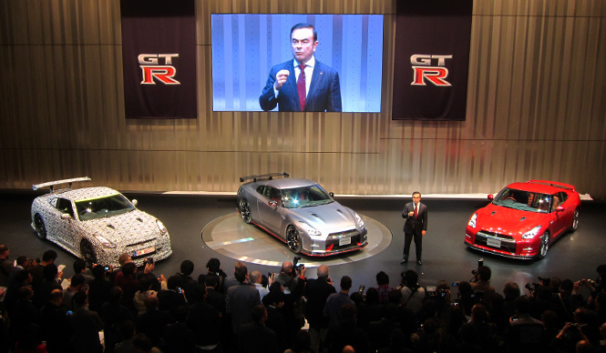 GTに近づく2014年モデルと、レーシーなGT-R NISMO｜Nissan ギャラリー