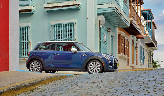3代目になった新型MINIを試乗する｜MINI ギャラリー