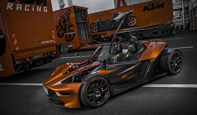 オートバイメーカーが開発したスポーツカー、X-BOW GTに試乗｜KTM ギャラリー
