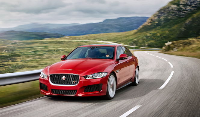 ジャガーXE、ドラマチックにデビュー｜Jaguar ギャラリー