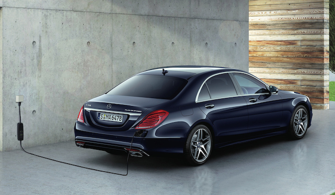SクラスにインテリジェントなPHVモデルを追加｜Mercedes-Benz ギャラリー