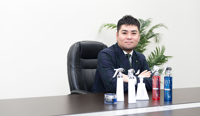 Men's Beauty Researcher Gaku Fujimura Explains the Importance of Men's Moisturization | INTERVIEW (1) | Gallery