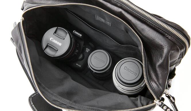 A Camera Bag Shaped by the Ideal Everyday Bag for Photographers | MAP CAMERA Gallery