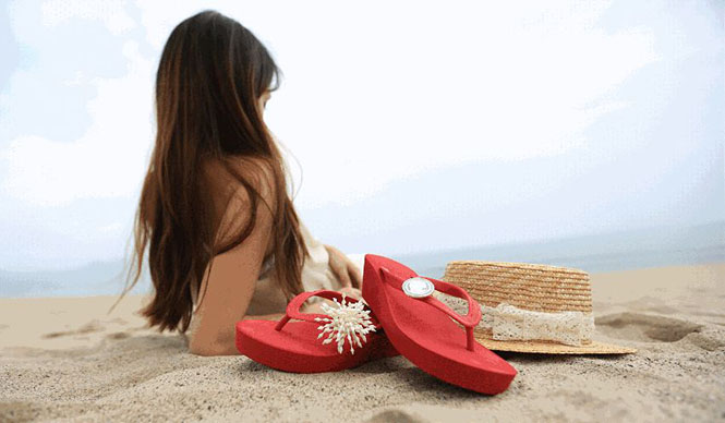 New Sensation Beach Sandals "POPITS," Born in LA and Raised in Hawaii, Arrive in Japan for the First Time | POPITS Gallery