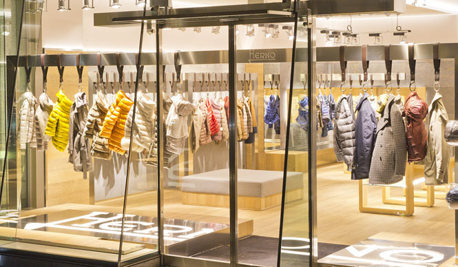 「ヘルノ」の国内初となるメンズのショップが大阪にオープン｜HERNO ギャラリー