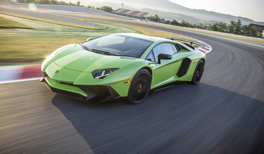 “SV”の称号をもったランボルギーニ アヴェンタドールをスペインで試す 前編｜Lamborghini ギャラリー