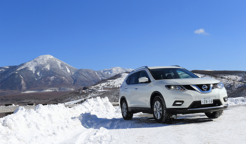 Test Drive Nissan Models, Including the X-Trail and GT-R, on Snow at the NISSAN Gallery