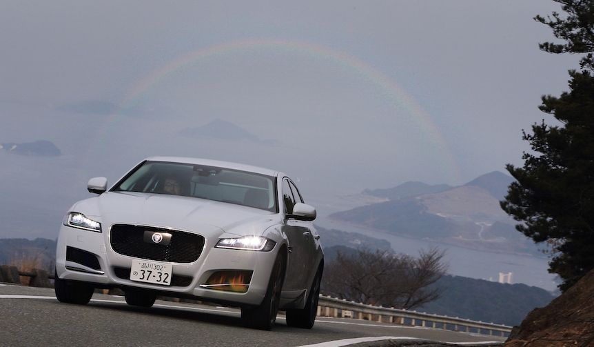 Test Drive: The New Jaguar XF | Jaguar Gallery