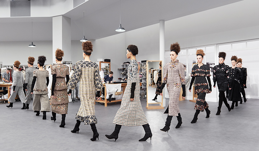 Chanel 2016-17 Fall/Winter Haute Couture Collection [Runway/Celebrity Snaps] | CHANEL