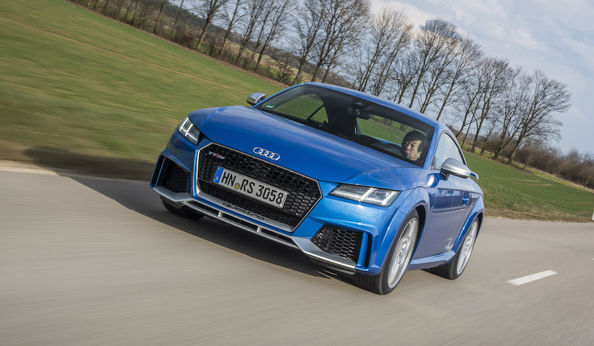 3代目TTのハイパフォーマンスモデル「TTRS」に試乗｜Audi ギャラリー