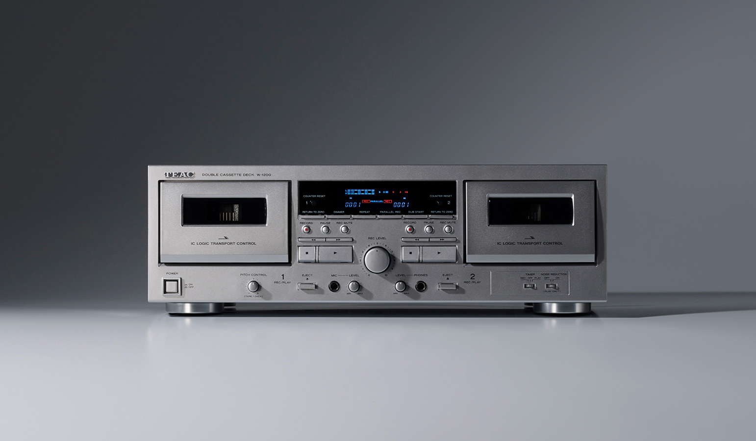 カセットの魅力を堪能。ティアックのダブルカセットデッキ｜TEAC ギャラリー