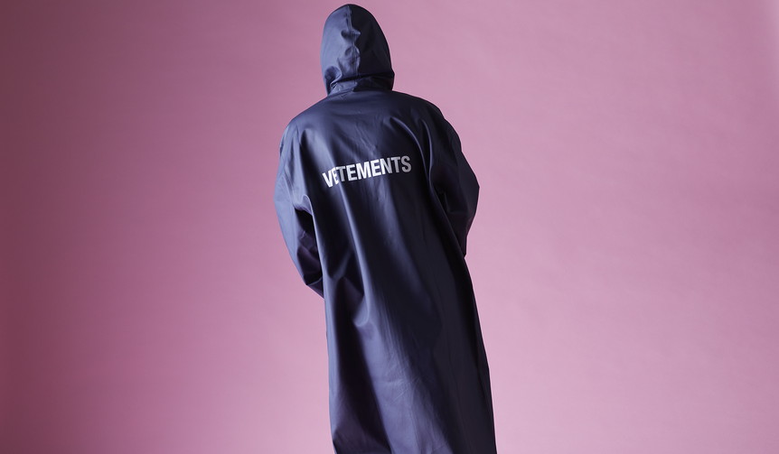 vol.17「燃えろ、赤パン！」VETEMENTS｜ヴェトモン ギャラリー