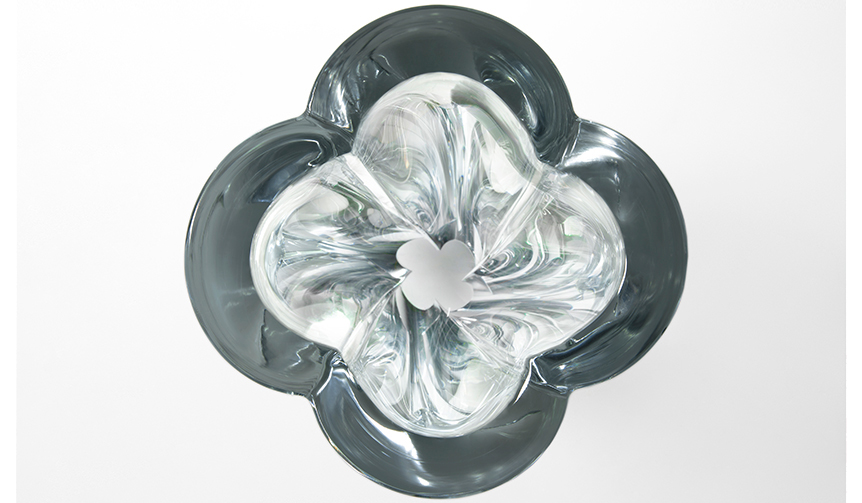 Tokujin Yoshioka Unveils New 'Blossom Vase' for Louis Vuitton | LOUIS VUITTON Gallery