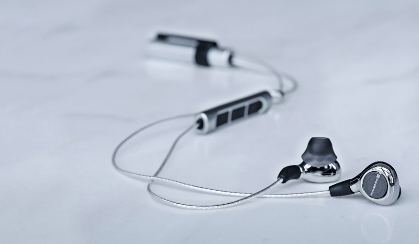 ジュエリーのような美しさをもつワイヤレスイヤホン「XELENTO WIRELESS JP」｜DESIGN