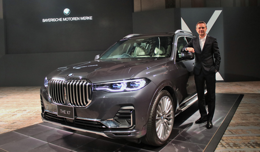 BMW Unveils Top-Tier 7 Series Sedan and X7 SUV Simultaneously in Japan | BMW