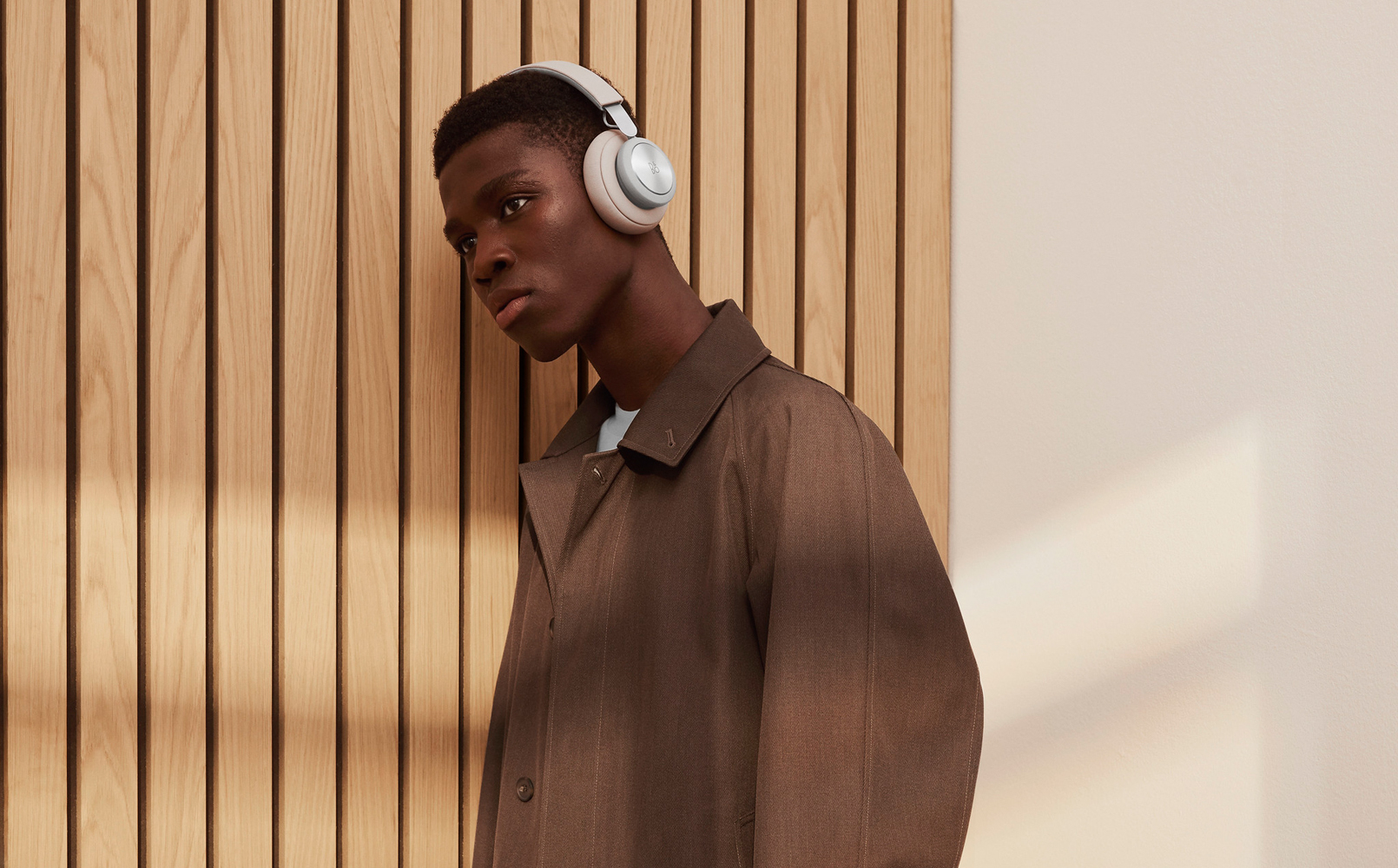 シンプルなデザインと優れたサウンドを両立させたバング＆オルフセン「Beoplay H4」｜BANG & OLUFSEN